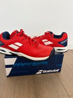 Športové topánky pre tenistu