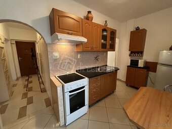 Dva 3-izbové byty, investičná príležitosť v Podháj…