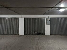 Garaz v parkovacom dome na Druzbe - Vladimira Clementisa
