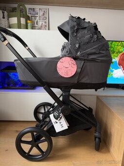 Nový cybex priam 4.0 simply flowers grey