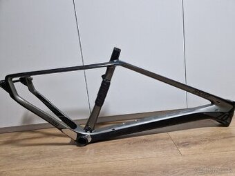 Kellys hacker 70 27,5" L carbon rám 2024
