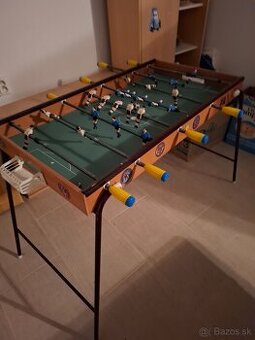 Stolný futbal .