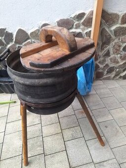 Kotlík na guláš a pod.