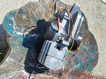 Motor babeta 215