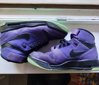 Nike Air Revolution