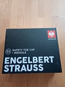 ENGELBERT STRAUSS