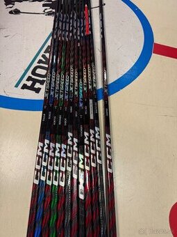 UPLNE NOVA PROFI HOKEJKA CCM JETSPEED FT5 PRO