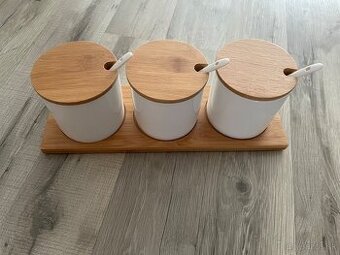Porcelanove misky s bambusovym vrchnacikom