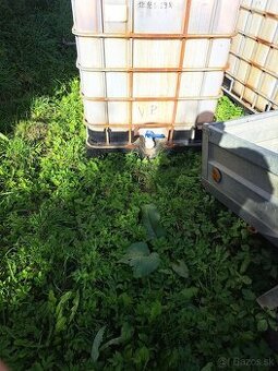 Predám plastovú nádrž IBC na vodu 1000 l