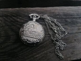 Strieborný vlak vreckové hodiny