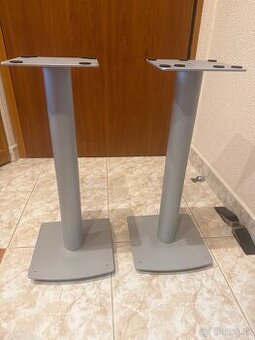 Stojany na regalove repro.