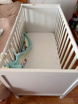 IKEA SUNDVIK Detská postielka biela s matracom a chráničom