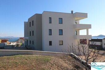 Vodice(HR)-3-izbový apartmán s terasou a panoramatickým výhľ