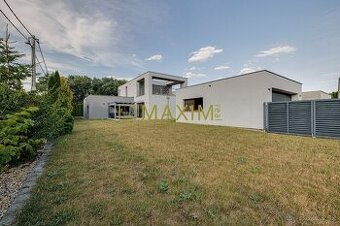 PREDAJ - Luxusná vila v súkromnom areáli v obci Králová nad