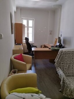 Na prenájom kancelárske priestory, 47m2 v centre Žiliny.