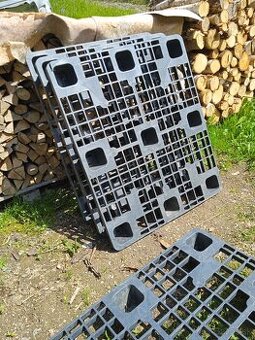 Plastove palety - 5 ks