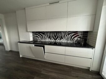 Predaj veľký 3 izbový byt s 2 balkónmi