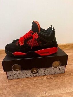 Jordan 4 Red