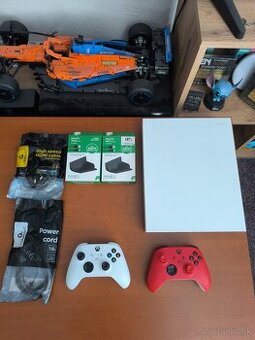 Xbox one X 1TB Robot white special edition Záruka 04/2026