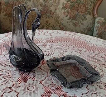 Skleneny labut + popolnik