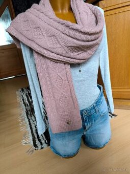 Dámsky pletený šál Guess