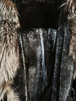 Predám dámsky kožuch lem-líška