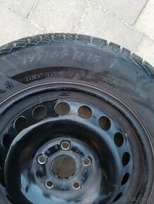 Zimné pneu s diskami a puklicami