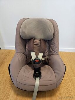 Autosedačka MAXI-COSI Pearl + základňa MAXI-COSI FamilyFix