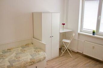 Garsónka v centre BA s parkovaním, Dunajská ulica