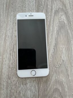 Predam iPhone 6 gold 32 GB. - 1
