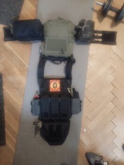 Predám airsoftovú vestu, jpc, plate carrier