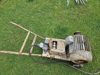 Cyrkular, motor MEZ 7,5kw