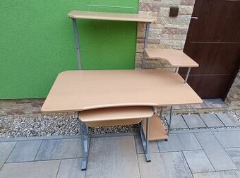 Darujem pc stôl za odvoz