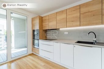 Zariadený 2-izbový byt s loggiou a garážovým státím