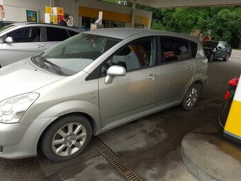 Toyota Corolla Verso 2.2 - 1