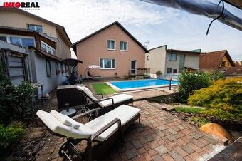 REZERVOVANÉ. DOM Rozhanovce–190 m2 už. pl., bazén, garáž