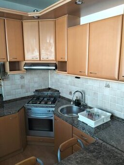 2.izbovy byt v Hlohovci za postou