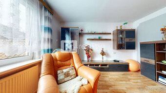 Rodinný dom s veľkým pozemkom 1779 m2 / Vaďovce pri Starej T