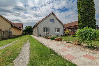 Ponúka na predaj RD Valaliky