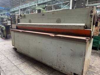 Tabulové nůžky NTC 2500/4 - 1