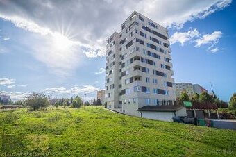 Priestranný 4-izbový byt v obľúbenej lokalite - 1