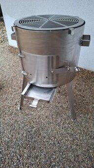 Nerezová kotlina s roštom.