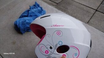 Detská dievčenská lyžiarská prilba