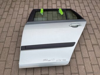 škoda fabia 2 blatnik dvere svetlo zrkadlo napravnica