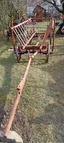 Starý drevený konský voz - rebriňak IV - 1