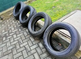 2x 215/55 R17 zimné pneu Brigestone