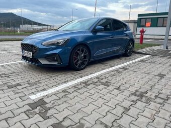 Ford Focus ST-3 2.3 -- Váš nový adrenalínový partner --
