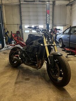 Yamaha R6 Stunt
