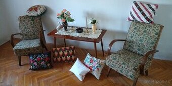kresla + stolik+ dekoracia