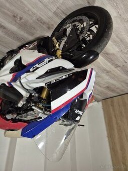 BMW S1000RR rok 2016 plně závodní motocykl